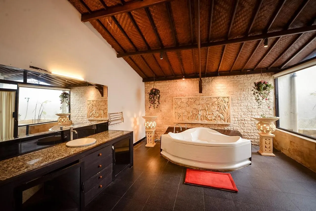 Villa Kurnia Kuta Kuta Lombok